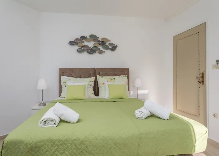 Rooms By The Sea Hvar - 8785 Guest house